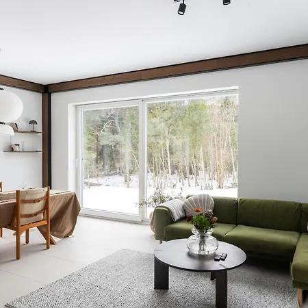 Charming Seaside Country Cottage