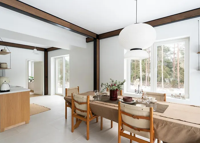 Charming Seaside Country Cottage * Myza Lakhetaguze