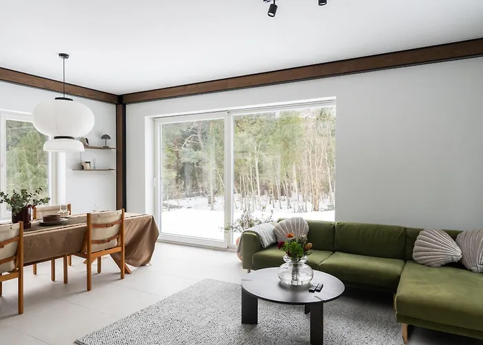 Charming Seaside Country Cottage